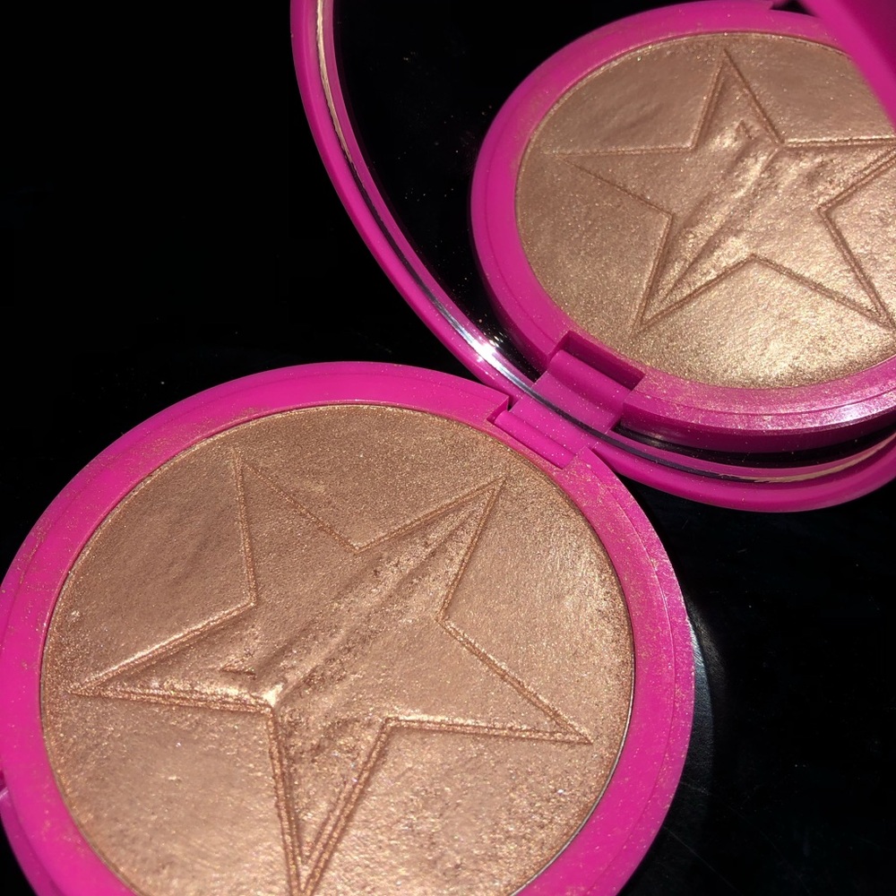 Jeffrey Star Skin Frost in “Siberian Gold”